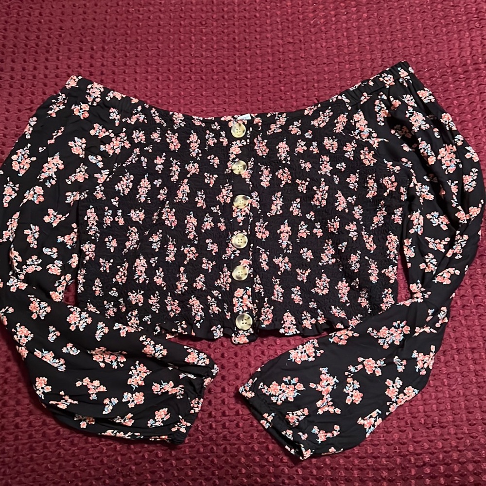 XL, off the shoulder Arizona crop top.